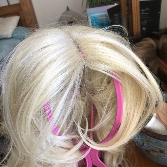 Beautiful blond blended synthetic long wig main image 4